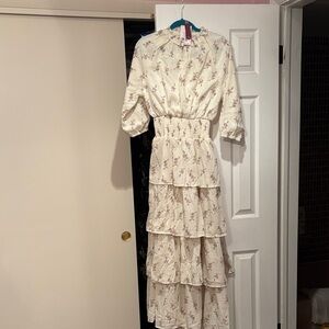 Chic Cream Floral Long Sleeve Dress